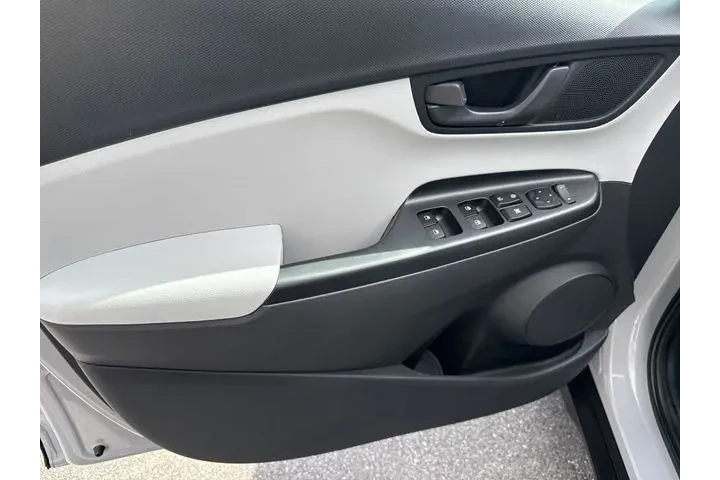 $20860 : Hyundai KONA 2023 AWD SEL 4d image 9