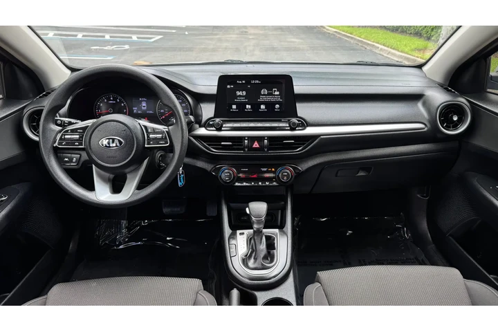 $8900 : 🚘*Kia Forte 2019* image 3