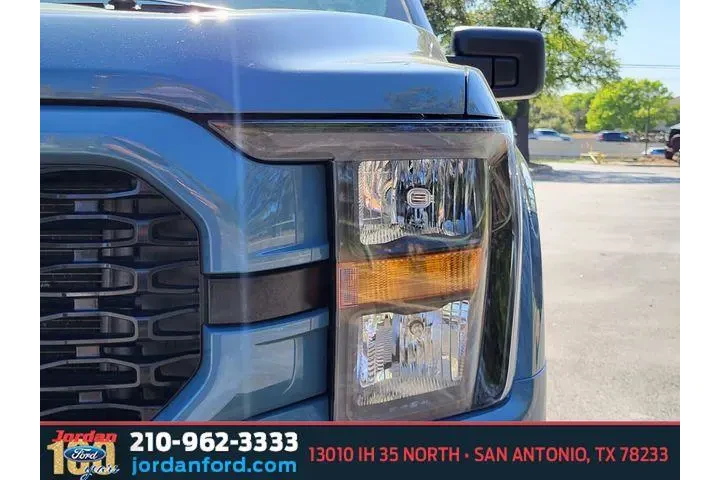 $31939 : Ford F-150 2023 4x2 Lariat 4 image 10