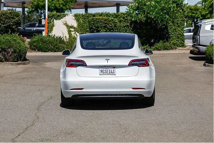 $24992 : Tesla Model 3 2023 4dr Sedan image 4