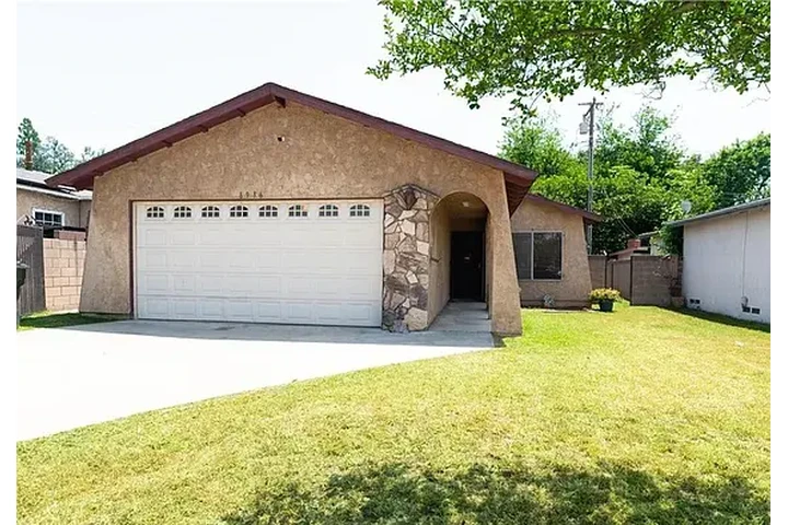 $1500 : HOUSE RENT IN Pico Rivera image 1