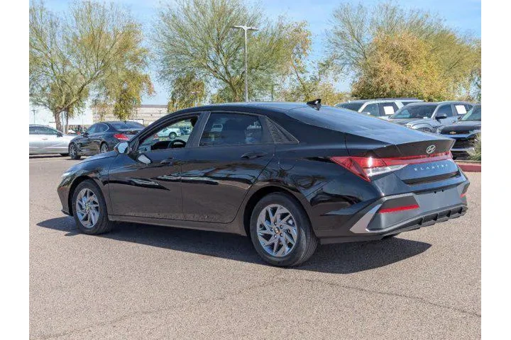 $19990 : Hyundai ELANTRA 2024 SEL 4dr image 6