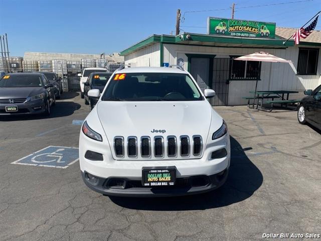 $11675 : 2016 Cherokee Latitude SUV image 2