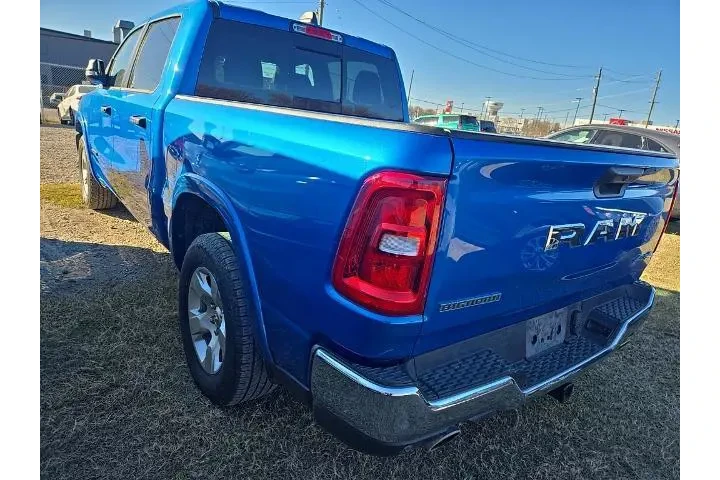 $38823 : Ram 1500 2025 4x4 Big Horn 4 image 2