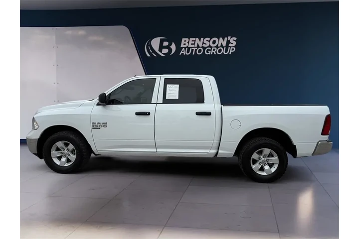 $29797 : Ram 1500 Classic 2023 4x4 SL image 2