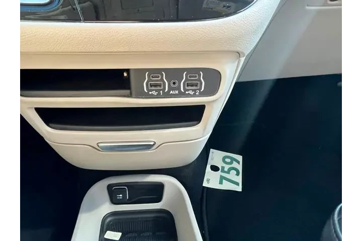 $21981 : Chrysler Pacifica 2023 Touri image 4