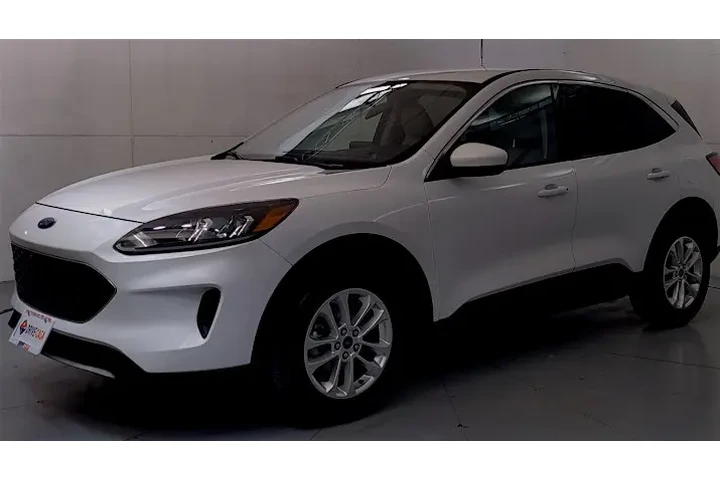 2015 Escape SE 4WD image 2