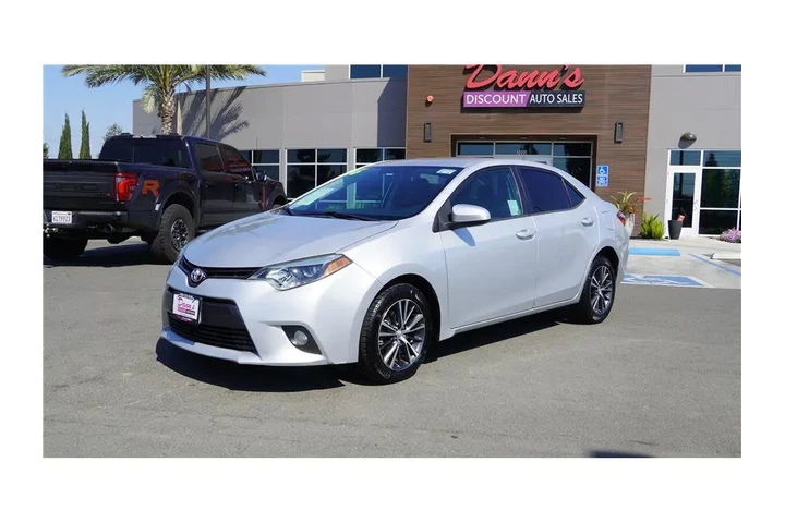 $15984 : 2016 Corolla LE Plus Sedan 4D image 2