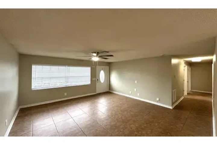 $1800 : Affordable Single Family home image 1