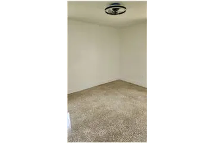 $1350 : Rental property with 1 bedro image 6