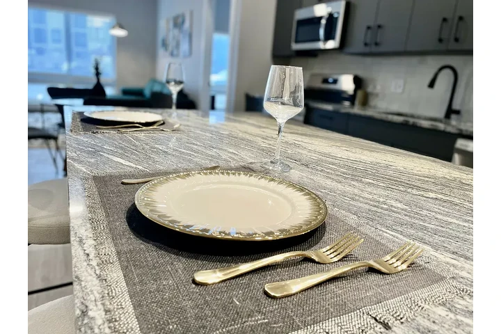 $1300 : House Full Of Love image 6