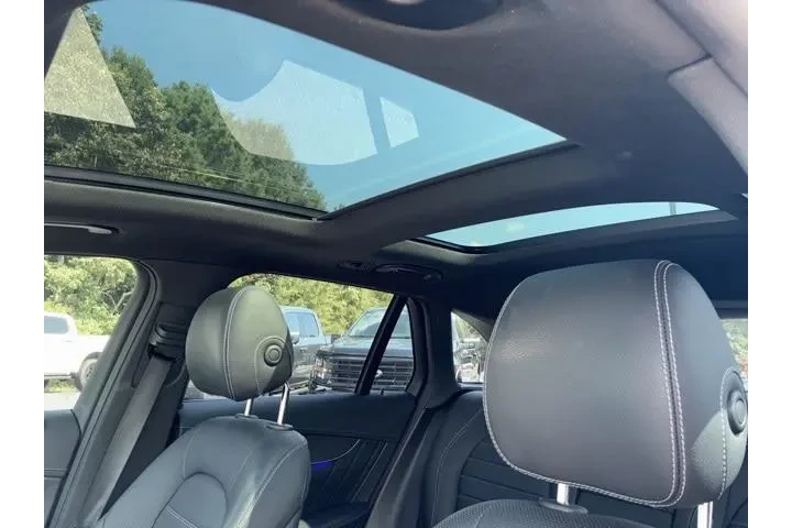 $31892 : Mercedes-Benz GLC 2020 AWD A image 9