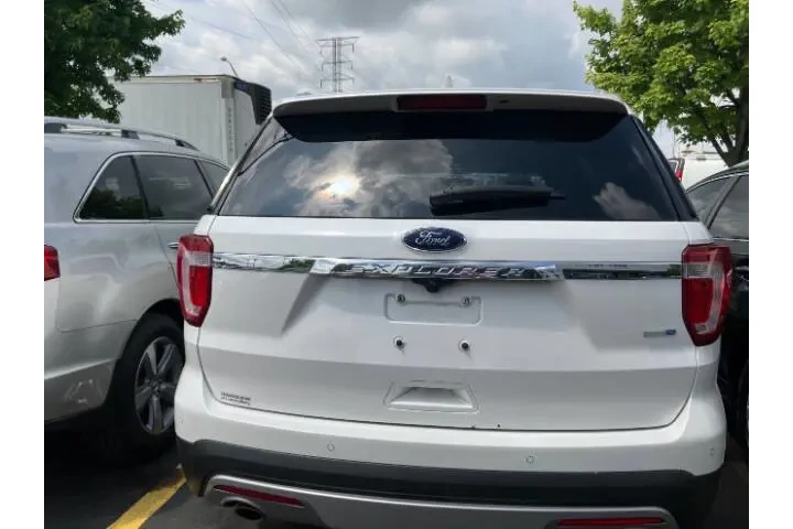 $12500 : 2016 Explorer Limited image 7