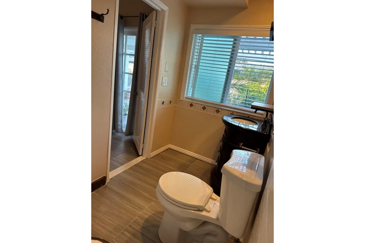 $1300 : Master Suite Mujer Estudiante image 3