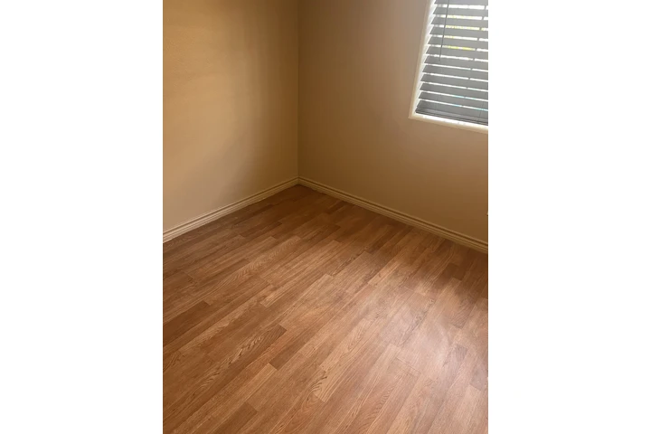 $750 : Se renta cuarto image 4
