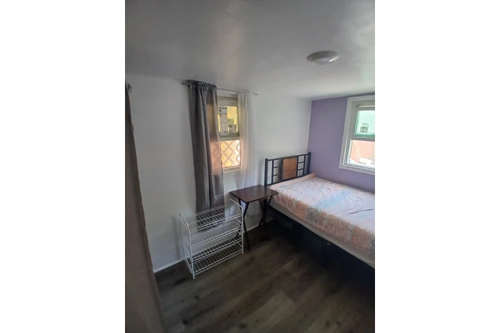 $650 : SE RENTA CUARTO image 2