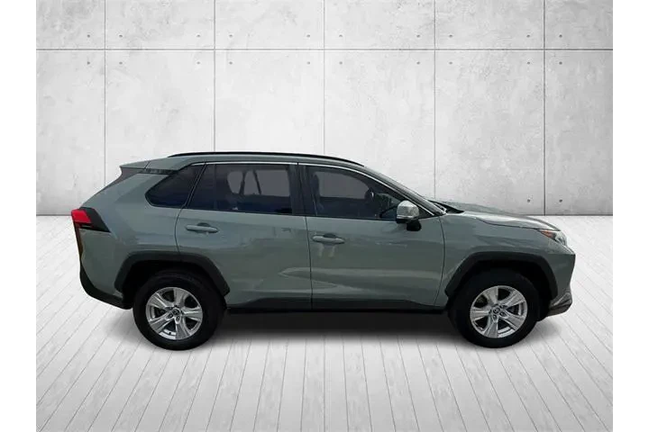 $22995 : Toyota RAV4 2021 XLE 4dr SUV image 4