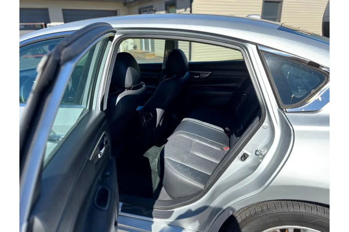 $10495 : 2013 Altima image 6