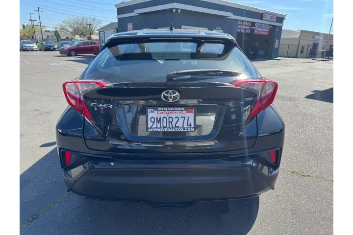 $13998 : 2018 C-HR XLE image 8