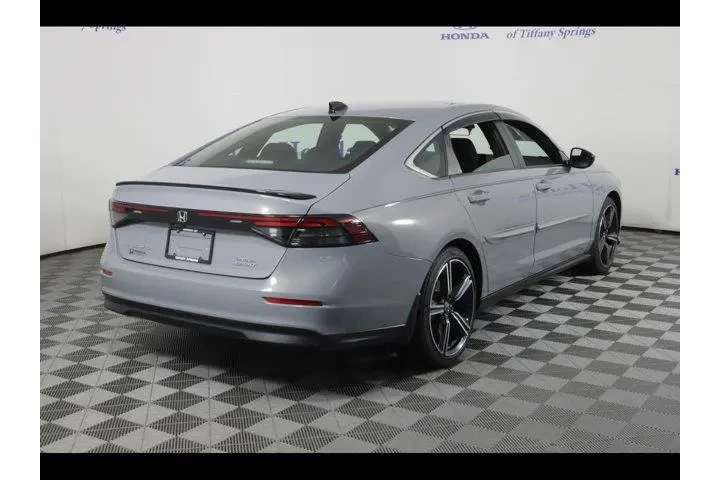 $27875 : Honda Accord Hybrid 2023 Spo image 7