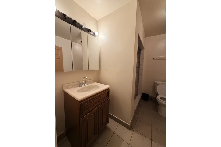 $2200 : Se Renta Casa en San Bernardin image 5