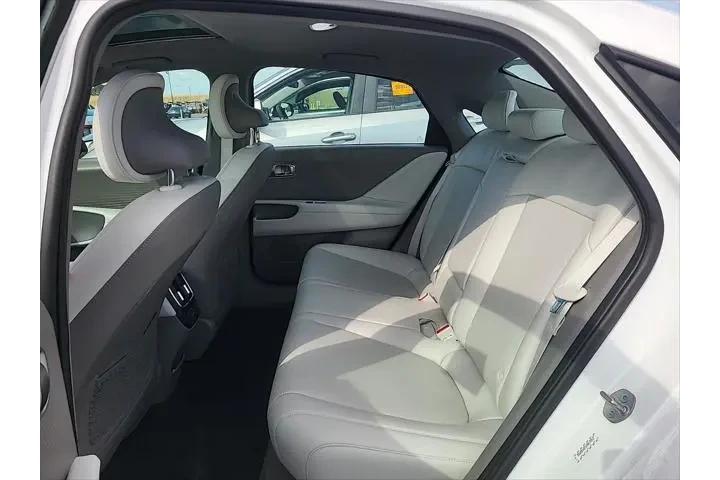 $29990 : Hyundai IONIQ 6 2023 AWD Lim image 8