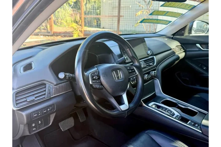 $22995 : 2018 Accord Touring image 9