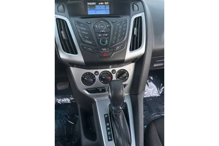 $10995 : 2012 Focus SE image 3