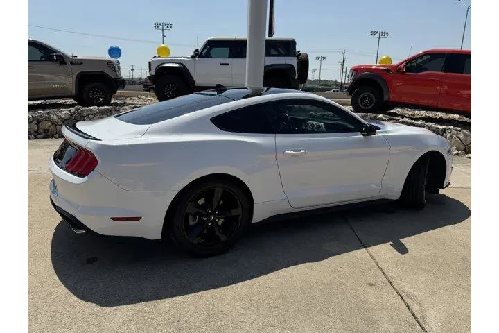 $31900 : Ford Mustang 2021 EcoBoost 2 image 5