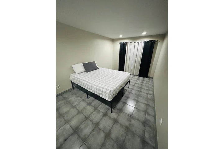 $800 : Se renta cuarto en Chino Ca image 2