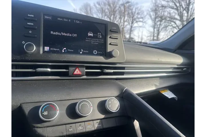 $18903 : Hyundai ELANTRA 2025 SE 4dr image 5