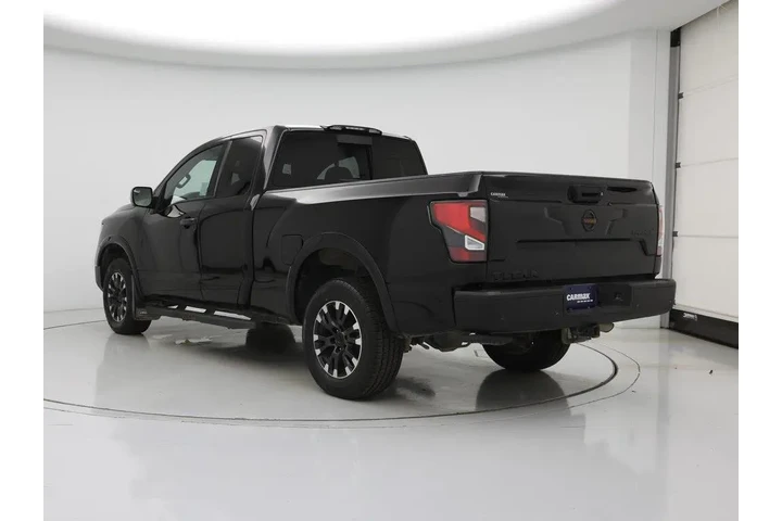 $31998 : Nissan Titan 2020 4x4 PRO-4X image 2