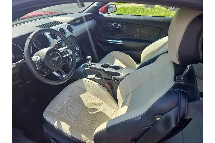 $18600 : Ford Mustang 2017 EcoBoost P image 3