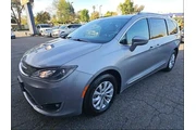 $18995 : Chrysler Pacifica 2018 Touri thumbnail
