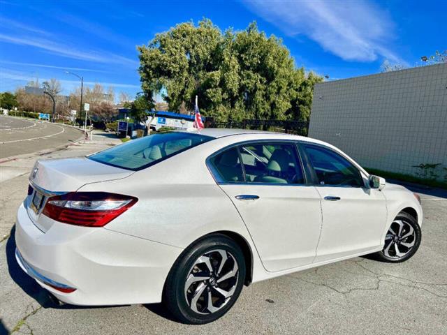 $20995 : 2016 Accord EX image 9