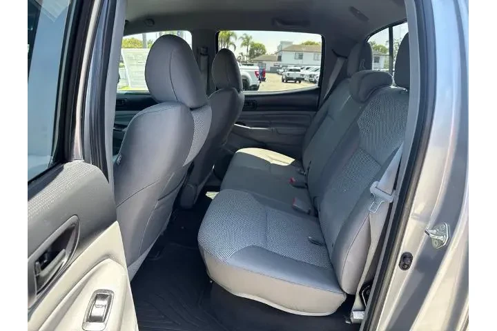 $29888 : Toyota Tacoma 2015 4x4 V6 4d image 10