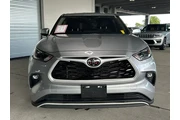 $32555 : Toyota Highlander 2023 AWD L thumbnail