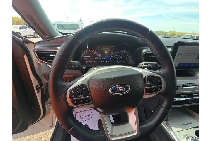 $27999 : Ford Explorer 2023 AWD XLT 4 image 4