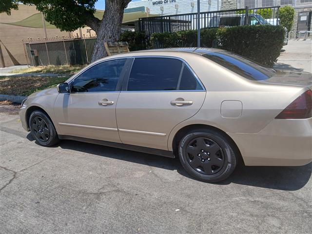 $2800 : Honda Accord  LX 2006 image 8