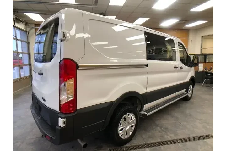 $32256 : Ford Transit 2024 250 3dr SW image 7