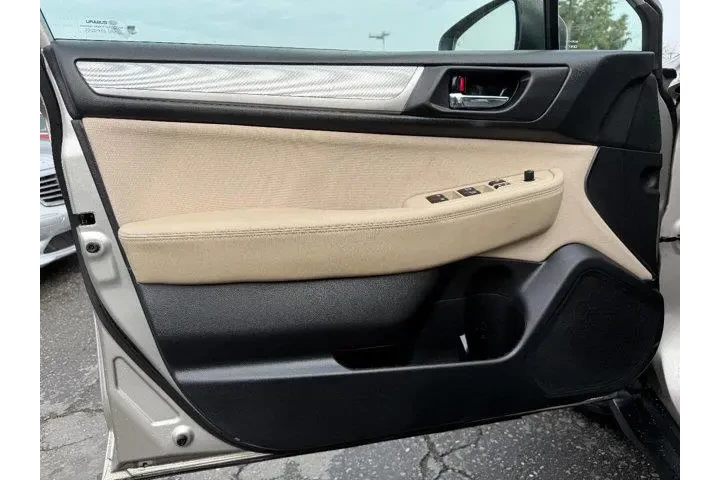 $17462 : Subaru Outback 2018 AWD 2.5i image 9