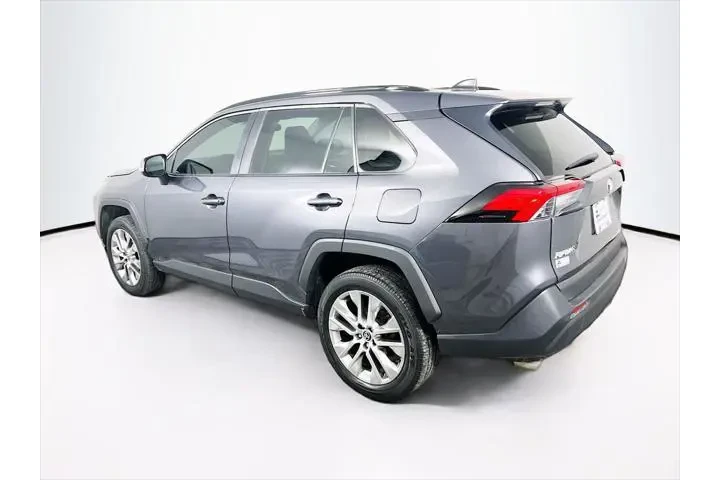 $31705 : Toyota RAV4 2023 AWD XLE Pre image 5