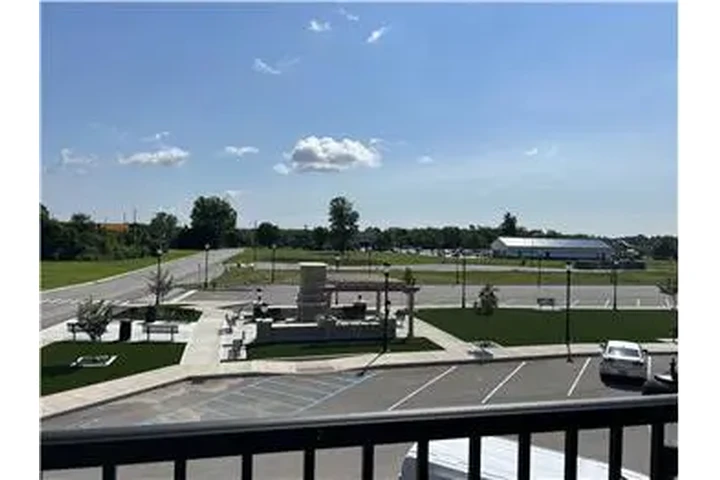 $1500 : Rental property with 2 bedro image 5