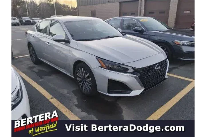 $17000 : Nissan Altima 2023 2.5 SV 4d image 1