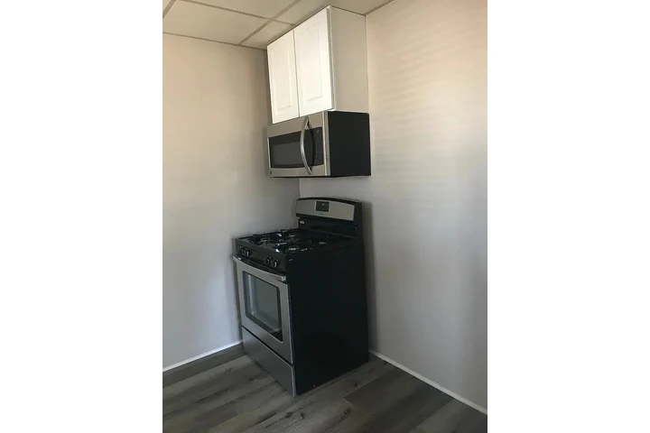 $800 : Beautiful Home...LAKEWOOD,CA image 6