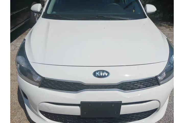 $8500 : 2020 Rio S image 4