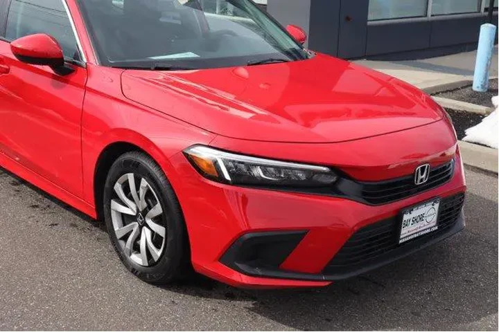 $19594 : Honda Civic 2024 LX 4dr Seda image 4