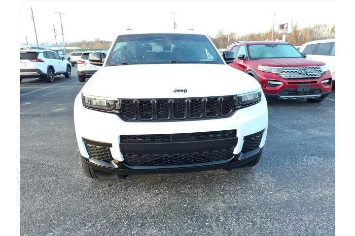 $29823 : Jeep Grand Cherokee L 2023 4 image 2