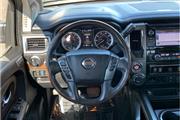 2017 Nissan Titan Crew Cab thumbnail