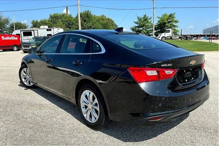 $19591 : Chevrolet Malibu 2023 LT 4dr image 5